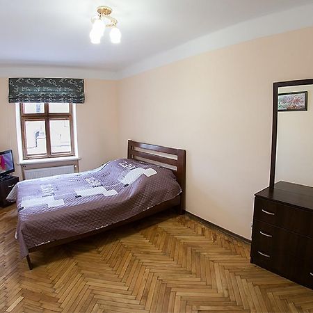 Квартира В Центрі На Вулиці Вірменській 12 Є Дві Спальні Двуспальні Ліжка Lviv Exterior photo