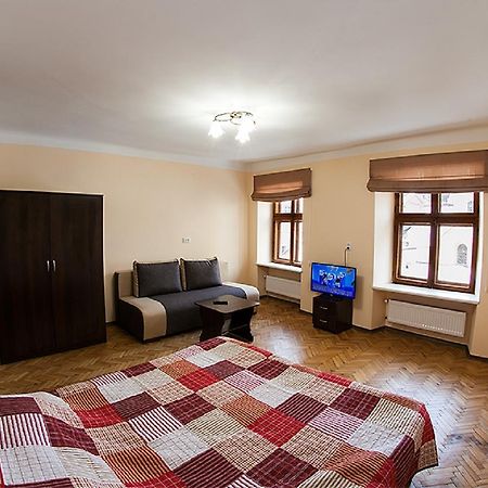 Квартира В Центрі На Вулиці Вірменській 12 Є Дві Спальні Двуспальні Ліжка Lviv Exterior photo